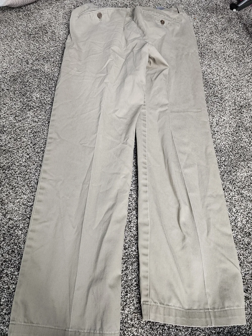 Dockers Men's Straight Leg Chinos in Light Khaki